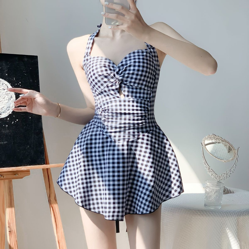 Skirts - ชุดว่ายน้ำวันพีซแบบใหม่สำหรับผู้หญิงปี 2026 แบบไม่มีหลัง ลายสก็อต แต่งเชือกผูก กระโปรงคลุม