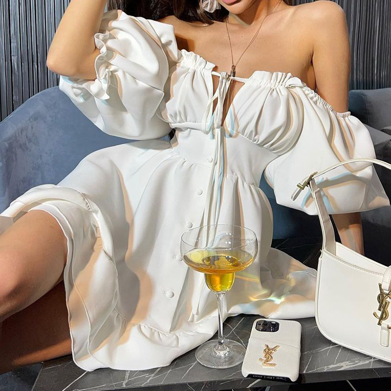 Off Shoulder Puff Sleeve Sundress - เดรสสั้นเปิดไหล่สำหรับผู้หญิง ชุดเดรสฤดูร้อนสีพื้น แขนสั้น แต่งระบาย ติดกระดุม โชว์ช่วงเอว