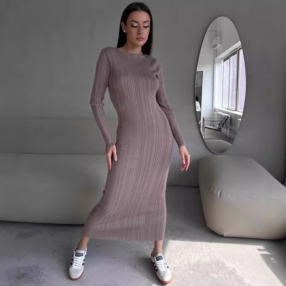 เดรสยาวทรงเข้ารูป แขนยาว คอวี  - Bodycon Long Sleeve Ribbed Dress บทวิจารณ์และราคา