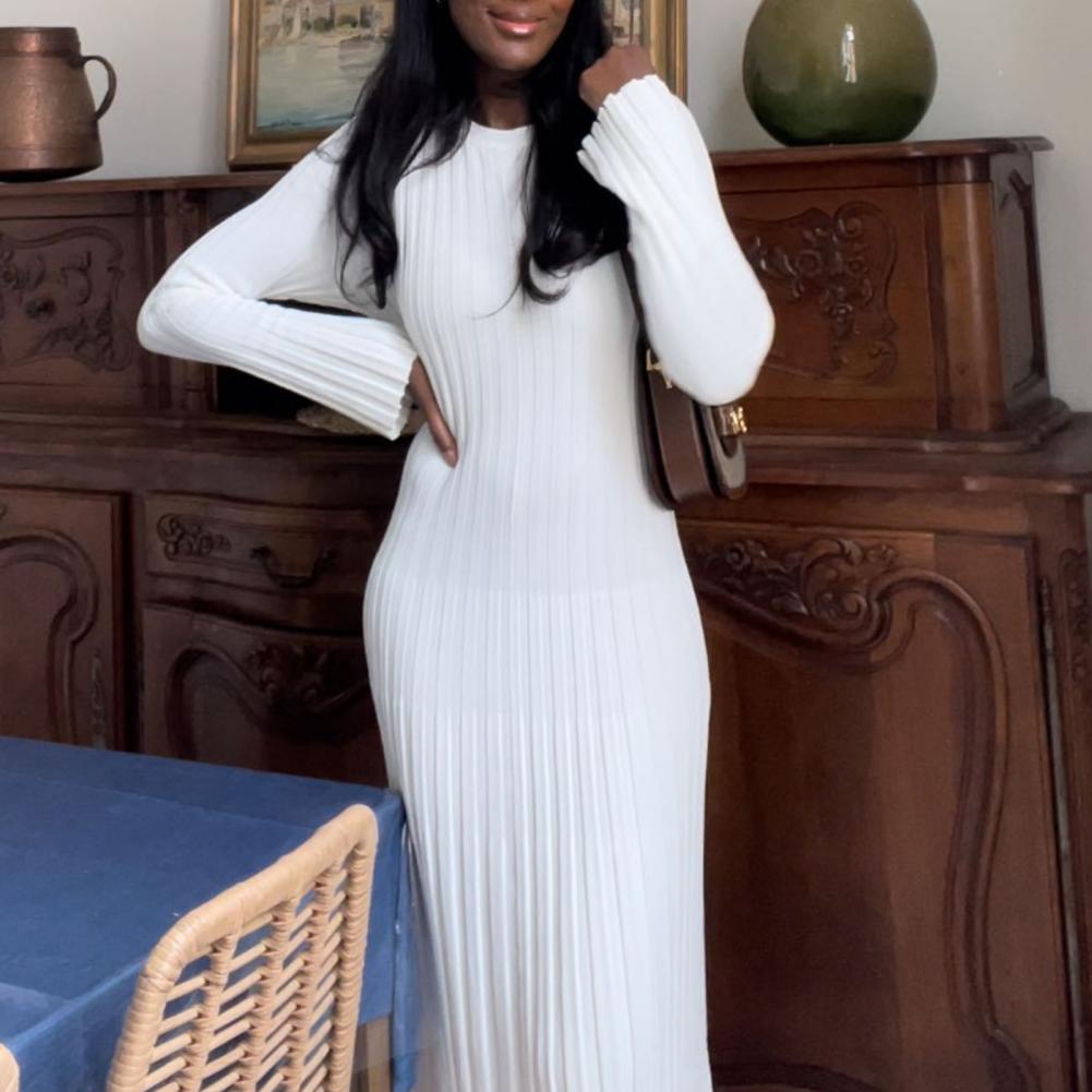 เดรสไหมพรมแขนยาวทรงเข้ารูป คอว - Bodycon Long Sleeve Ribbed Dress บทวิจารณ์และราคา
