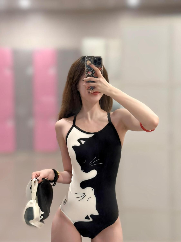 ชุดว่ายน้ำวันพีซสำหรับผู้หญิง  - Swimwear บทวิจารณ์และราคา